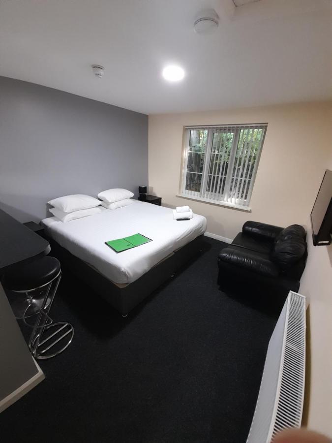 Lymedale Suites Studios & Aparthotel In Newcastle Under Lyme & Stoke Kültér fotó